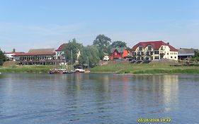 Hotel Elbterrassen zu Brambach